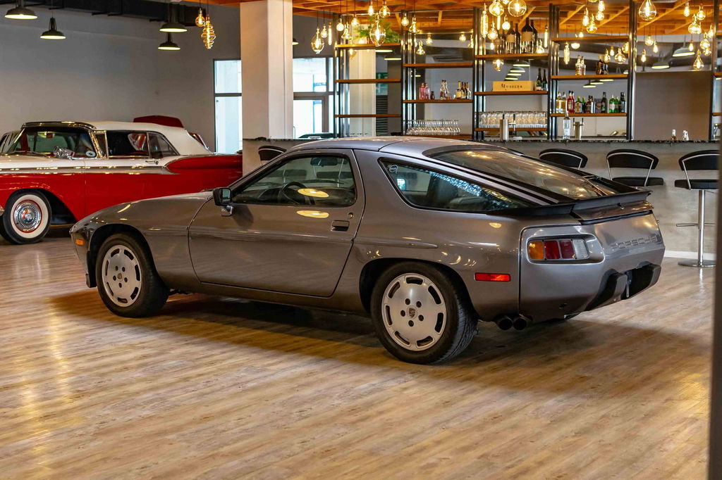 Porsche 928 S