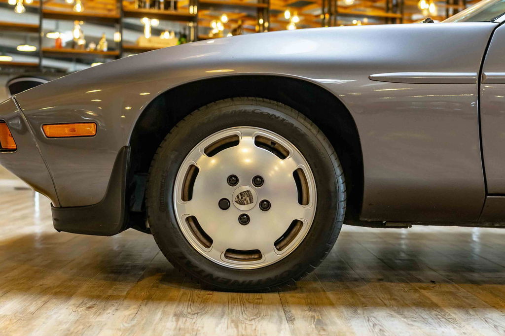 Porsche 928 S