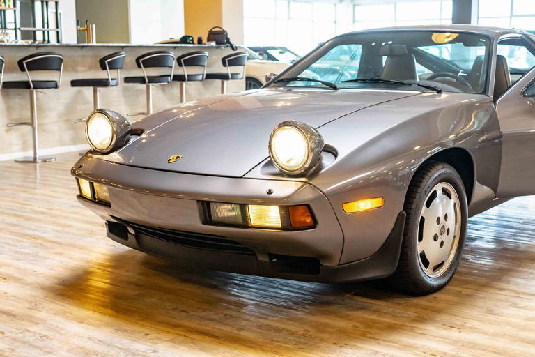 Porsche 928 S