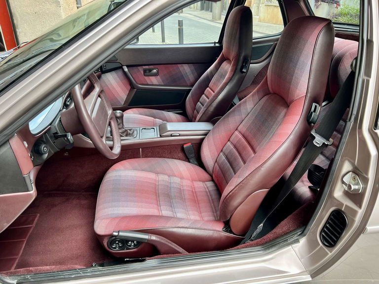 Porsche 944 Turbo S Coupé