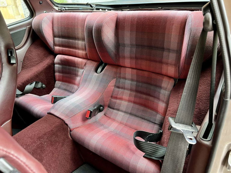 Porsche 944 Turbo S Coupé