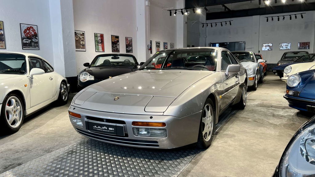 Porsche 944 Turbo Cup