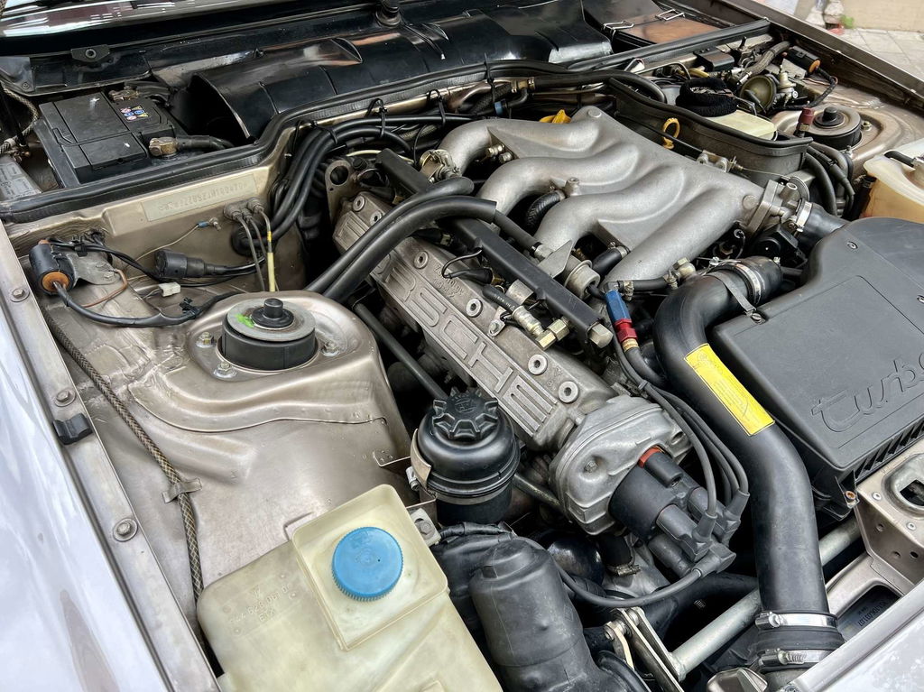 Porsche 944 Turbo S Coupé