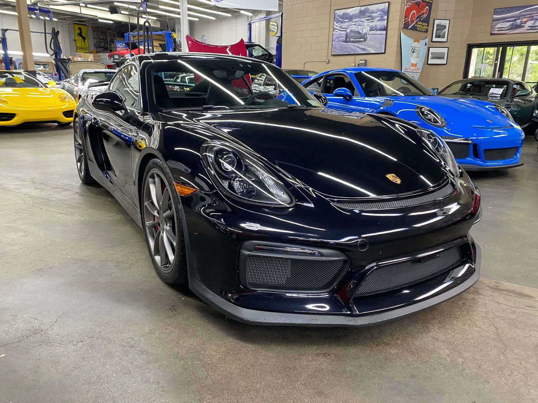 Porsche 981 Cayman GT4 2016 - elferspot.com - Marketplace