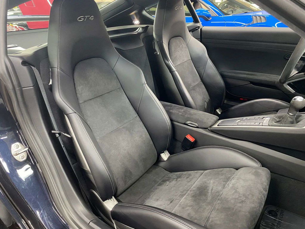 Porsche 981 Cayman GT4