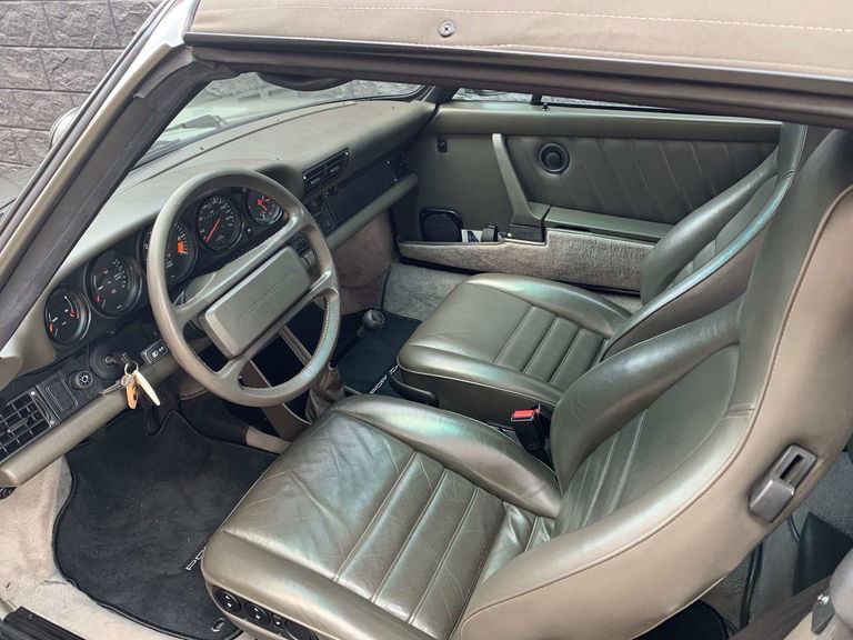 Porsche 911 Carrera 3.2