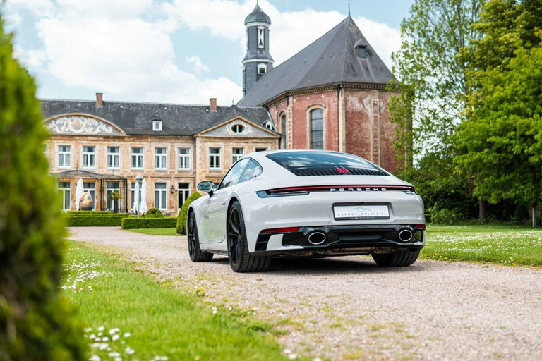 Porsche 992 Carrera
