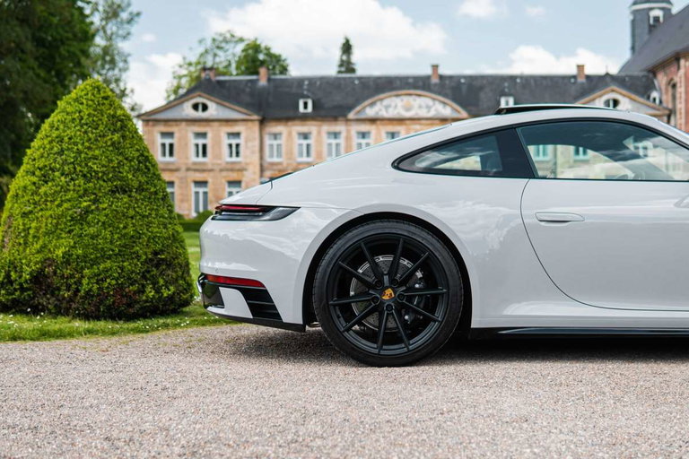 Porsche 992 Carrera