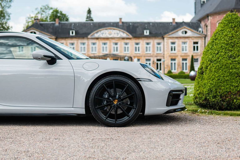 Porsche 992 Carrera
