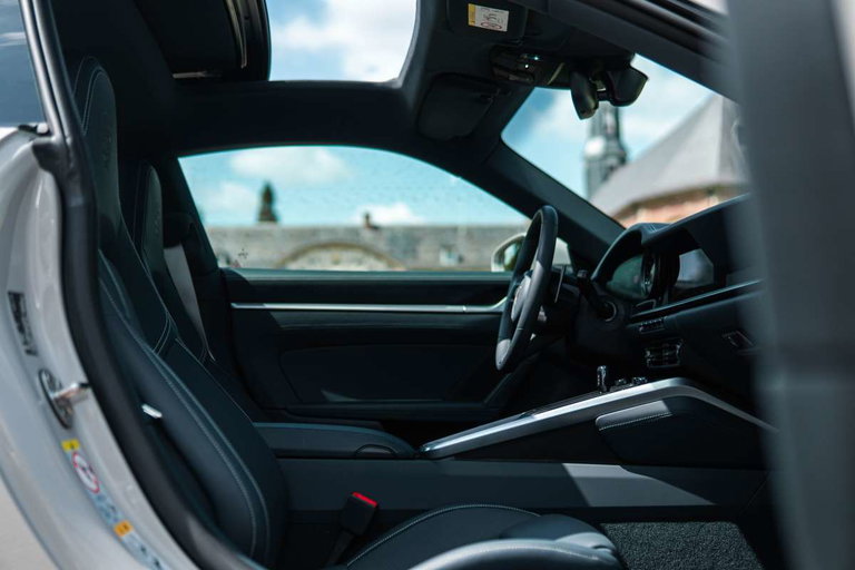 Porsche 992 Carrera