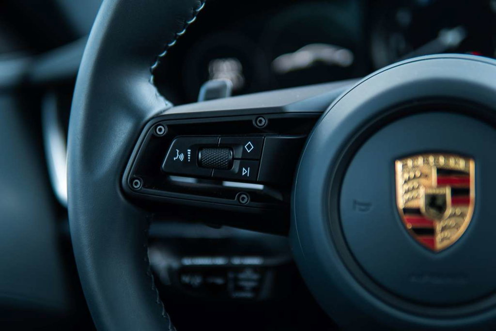 Porsche 992 Carrera