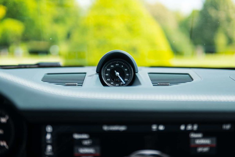Porsche 992 Carrera