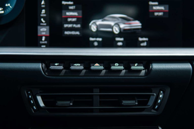 Porsche 992 Carrera