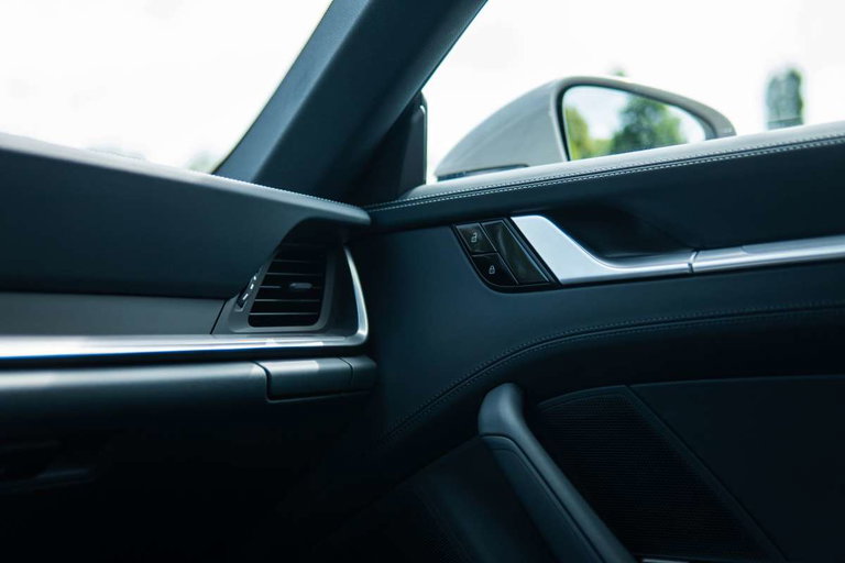 Porsche 992 Carrera