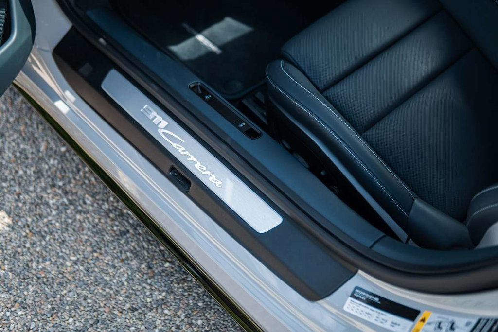 Porsche 992 Carrera