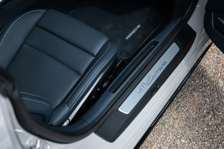 Porsche 992 Carrera