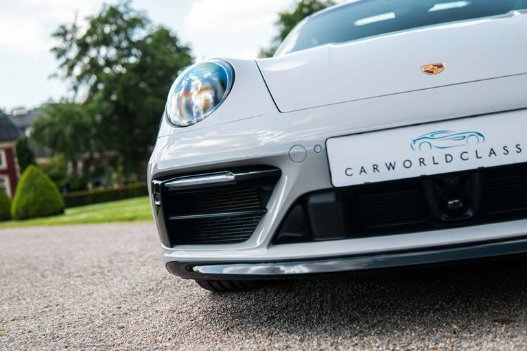 Porsche 992 Carrera