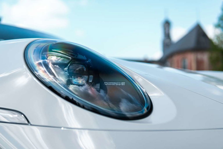 Porsche 992 Carrera