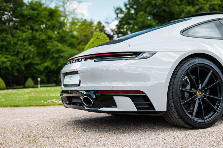 Porsche 992 Carrera