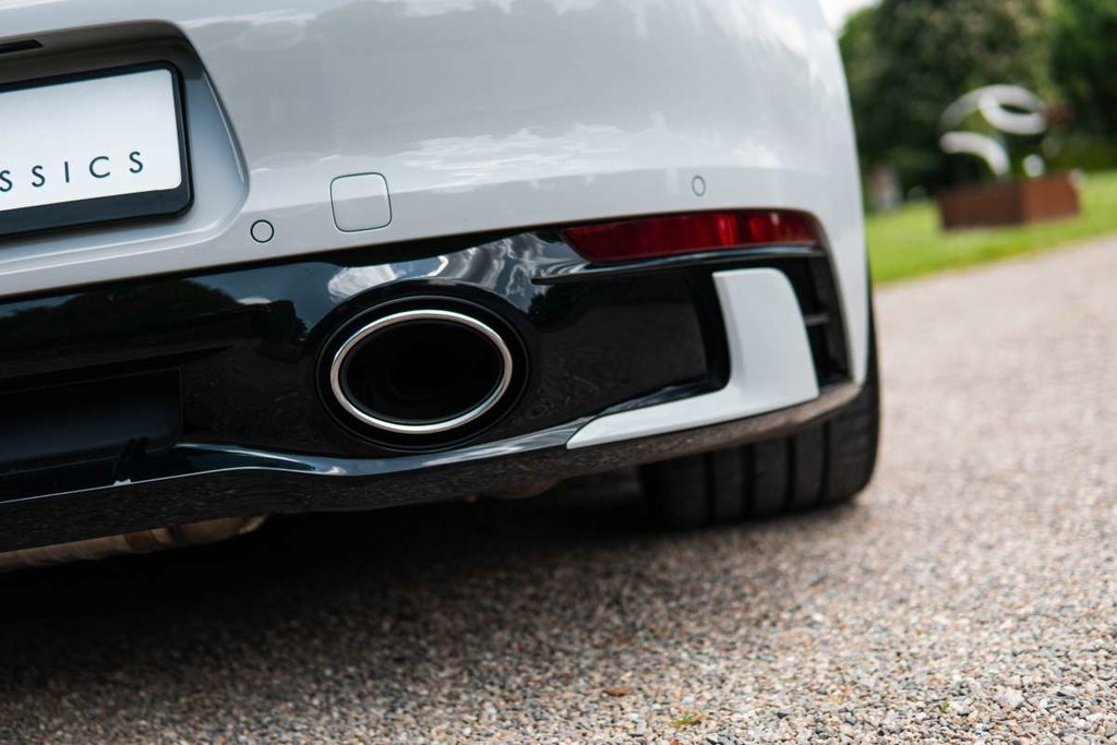 Porsche 992 Carrera