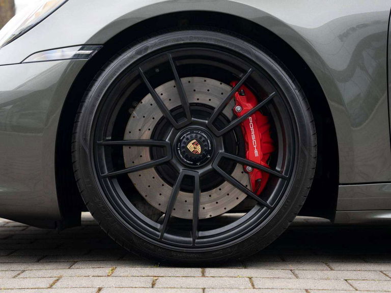 Porsche 992 Carrera GTS