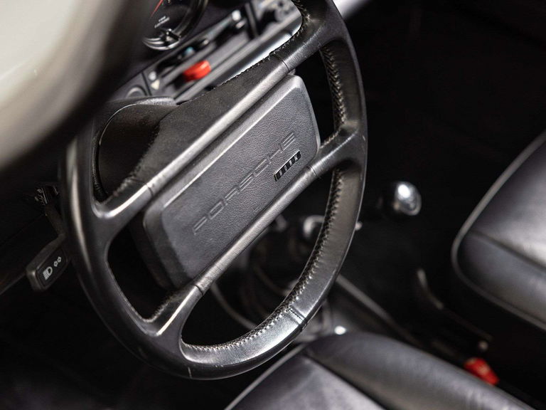 Porsche 911 Carrera 3.2 Speedster