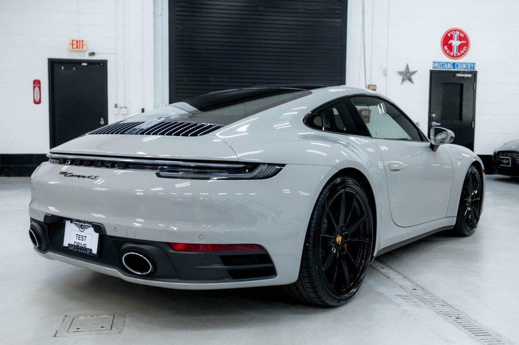 Porsche 992 Carrera 4S