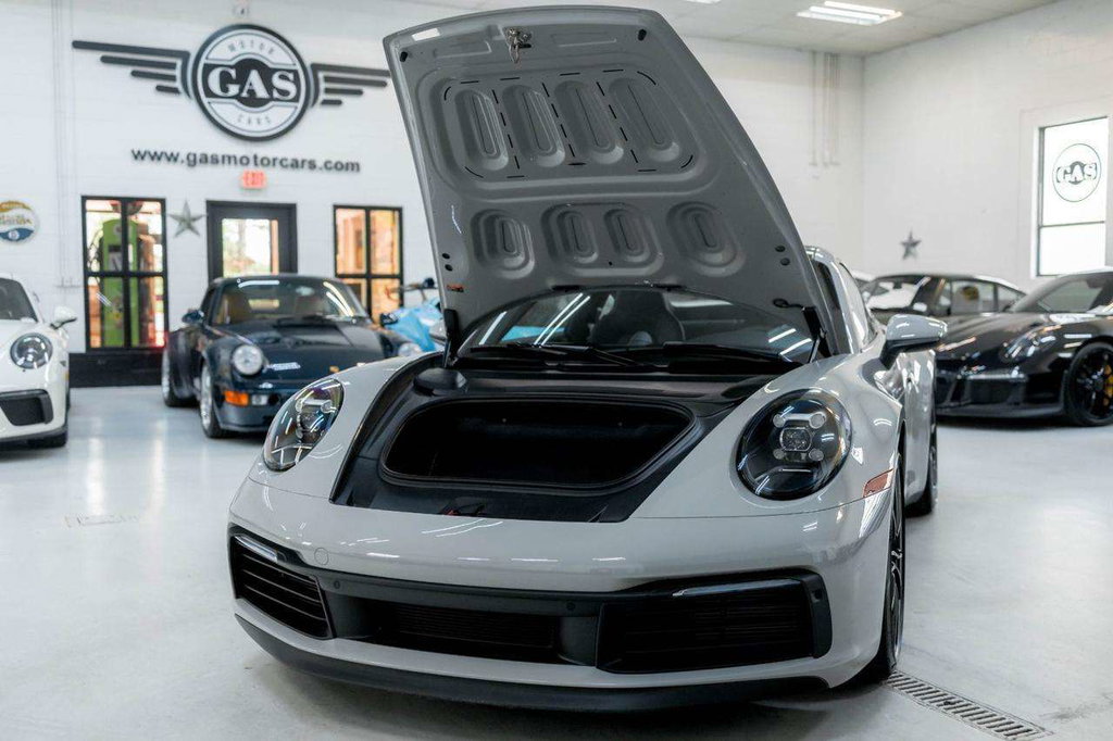 Porsche 992 Carrera 4S