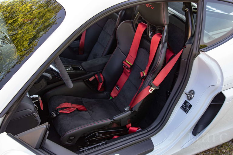 Porsche 981 Cayman GT4