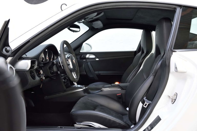 Porsche 997.2 Carrera GTS