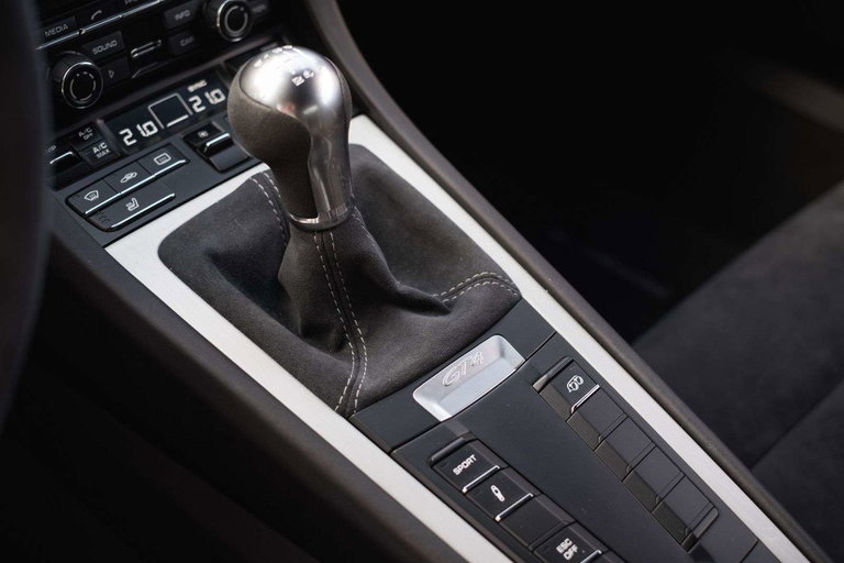 Porsche 981 Cayman GT4