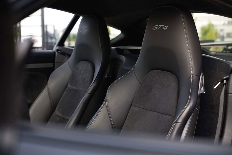 Porsche 981 Cayman GT4