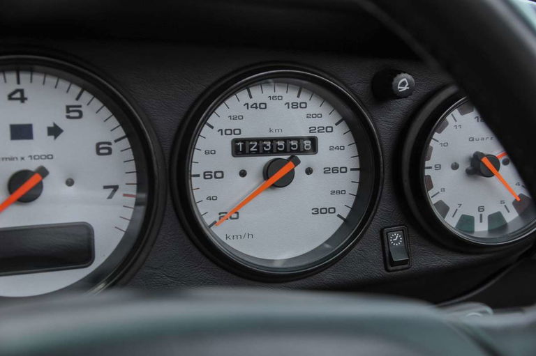 Porsche 993 Carrera 4