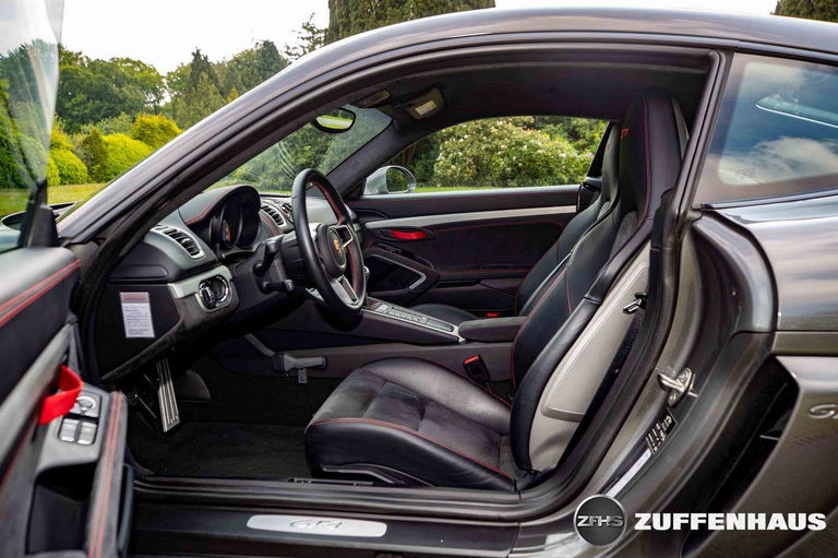 Porsche 981 Cayman GT4