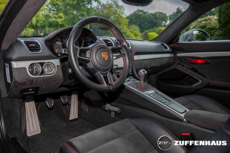 Porsche 981 Cayman GT4