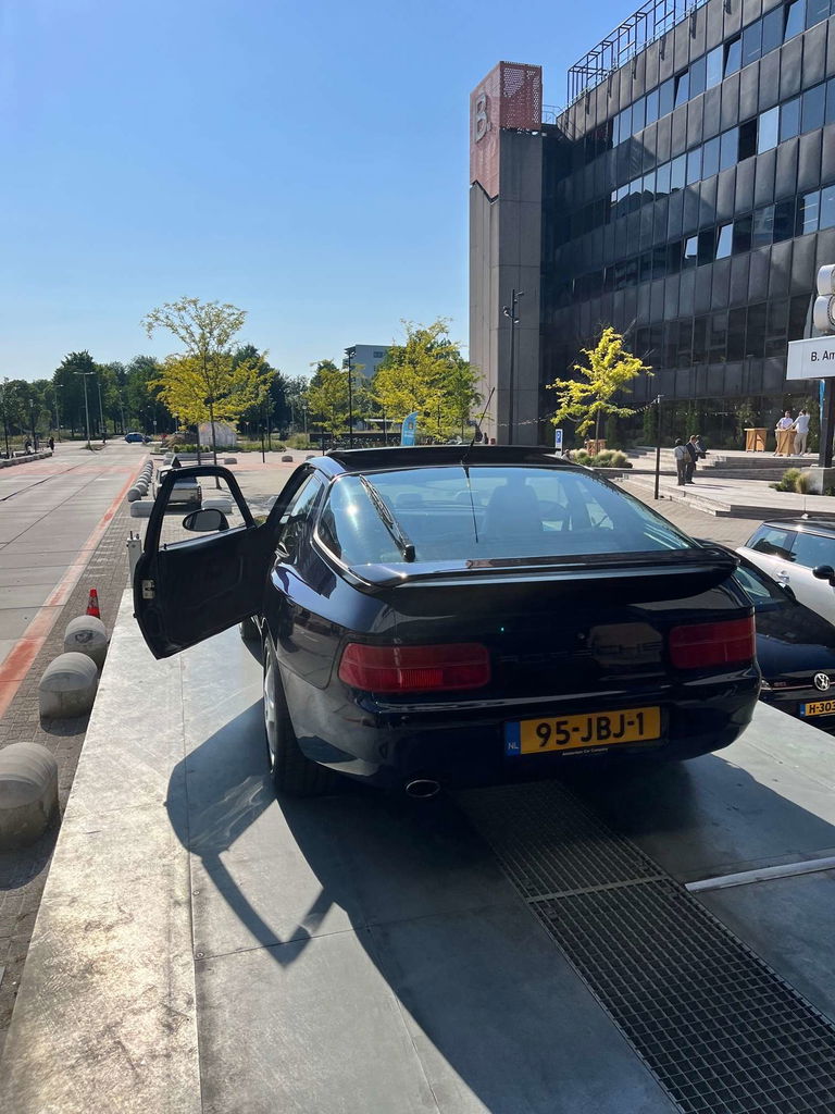 Porsche 968
