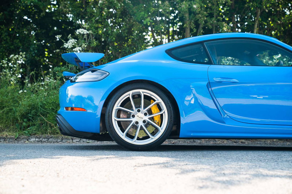 Porsche 718 Cayman GT4