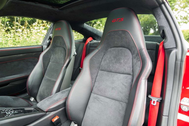 Porsche 991.2 Carrera GTS