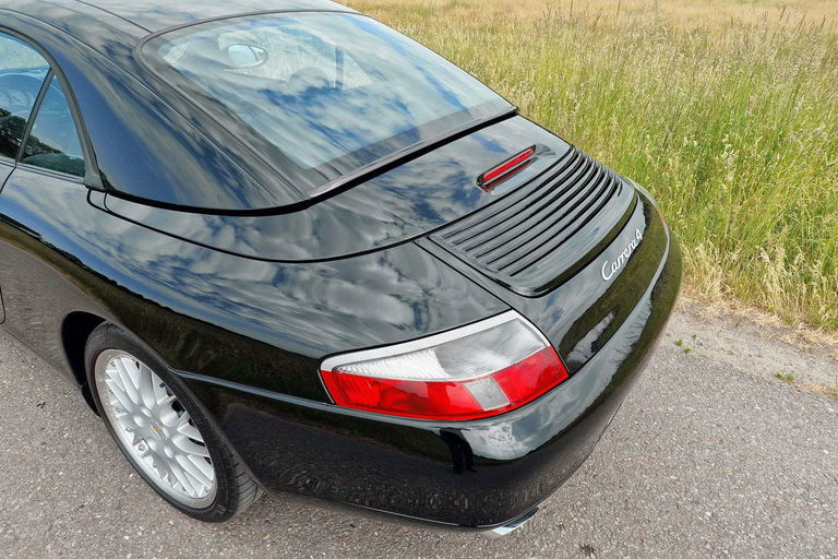 Porsche 996 Carrera 4