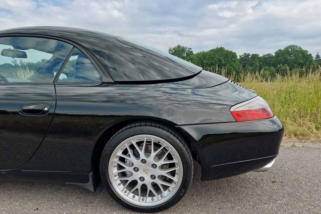 Porsche 996 Carrera 4