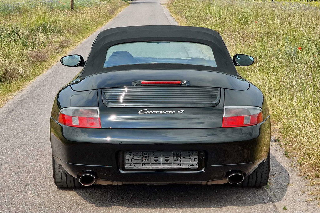 Porsche 996 Carrera 4