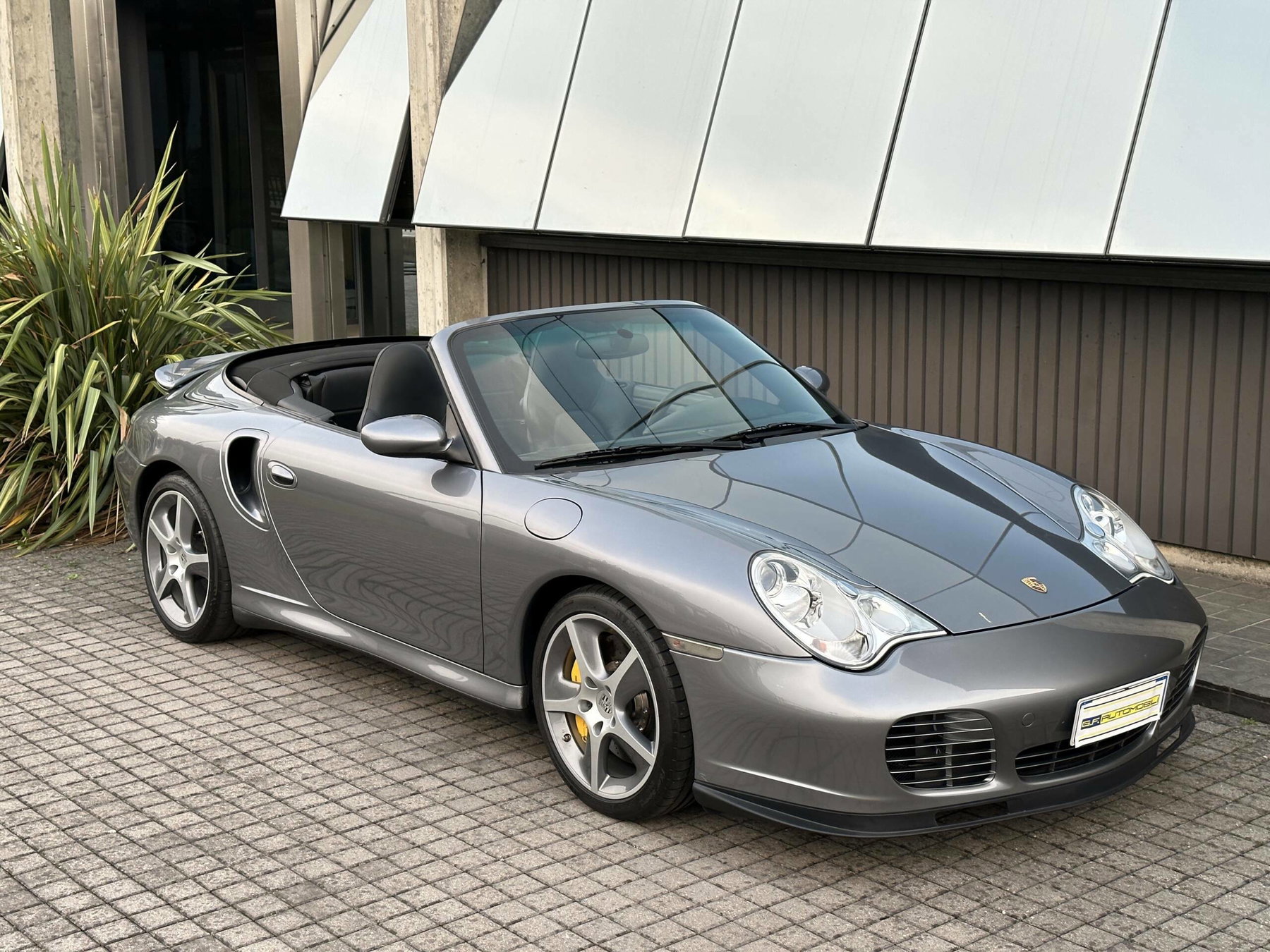 Porsche 996 Turbo 2004 - elferspot.com - Marketplace for Porsche