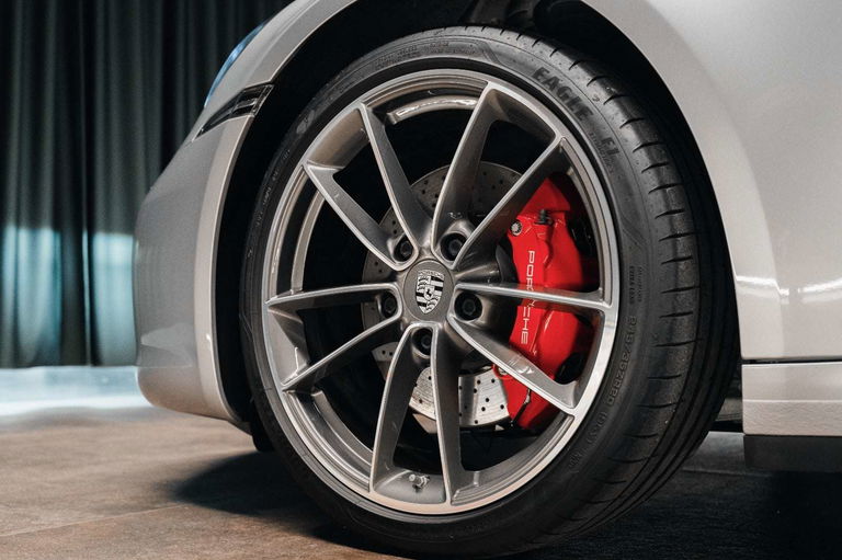 Porsche 992 Carrera 4S