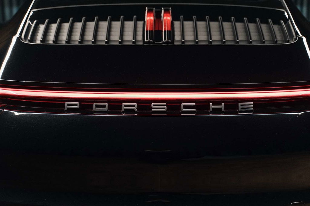 Porsche 992 Carrera