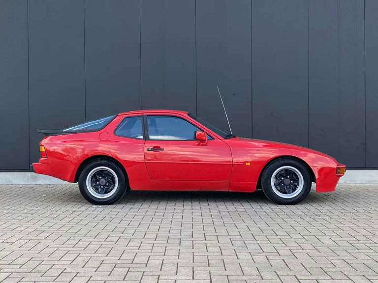 Porsche 944 Coupé
