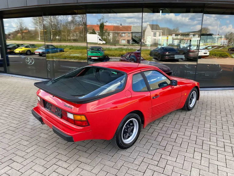 Porsche 944 Coupé
