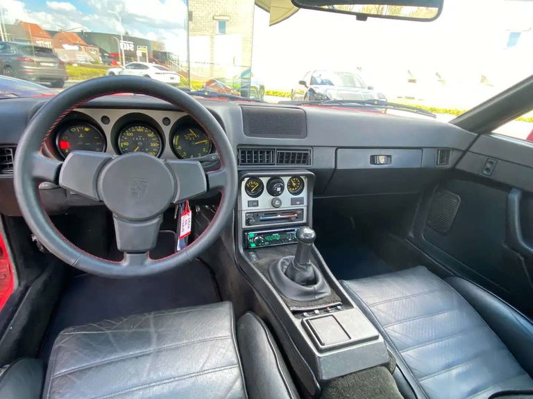 Porsche 944 Coupé