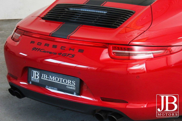 Porsche 991 Carrera 4 GTS