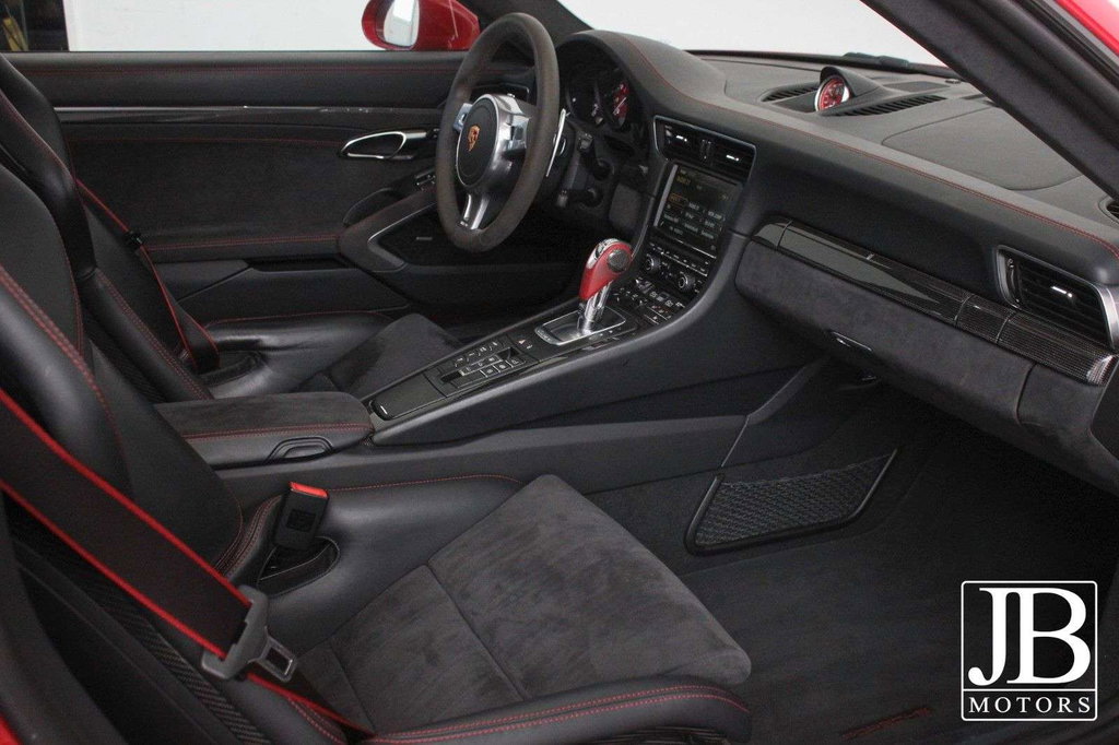 Porsche 991 Carrera 4 GTS