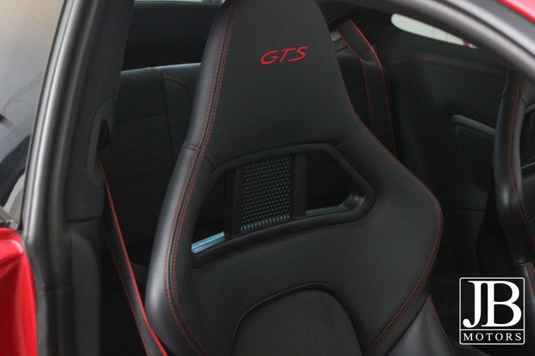 Porsche 991 Carrera 4 GTS